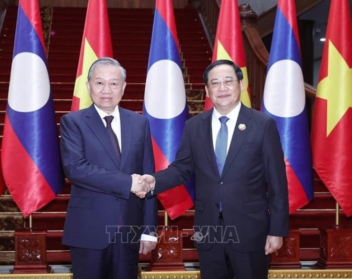 Vietnamese Party leader meets with Lao PM in Vientiane